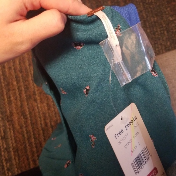 🔴Free People Love Grows Printed Keyhole Romper - Picture 3 of 4